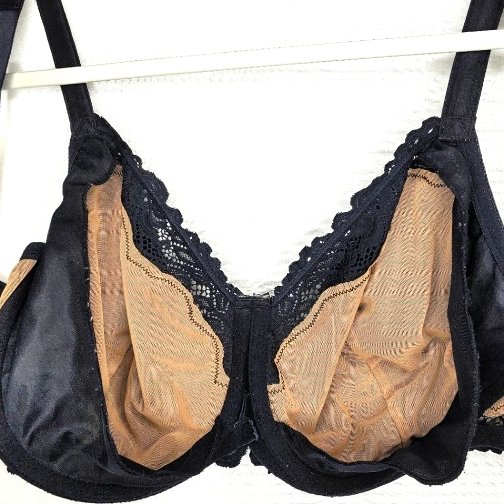 Mod n movement black, underwire bra. 42DDD.